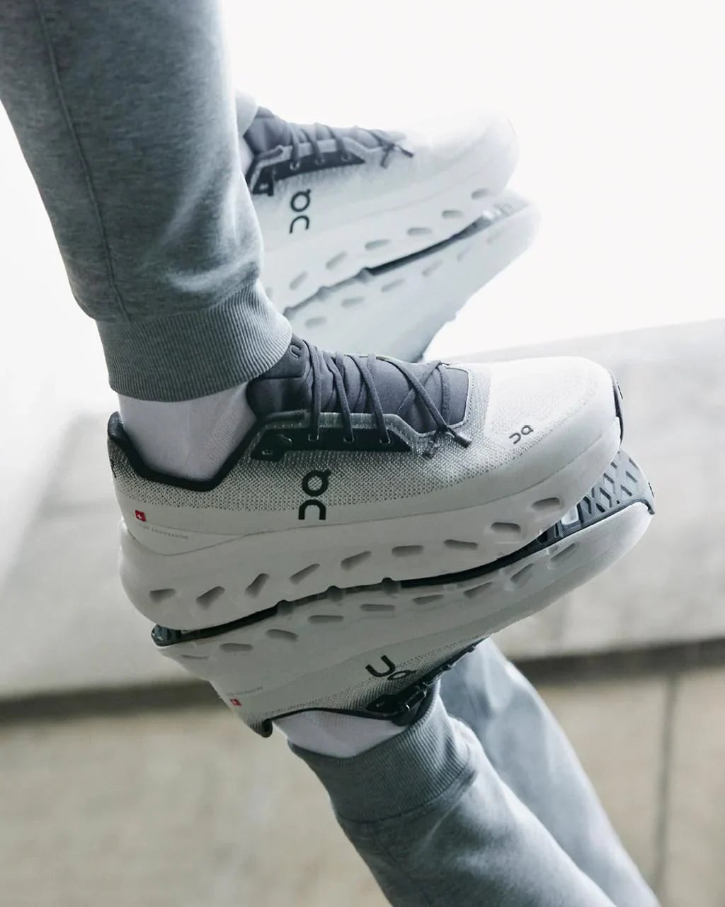 ON Running - HYPE Sneaks